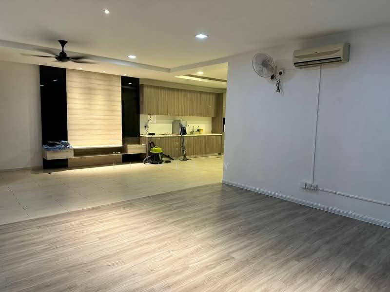 Lakefront Residence - 4