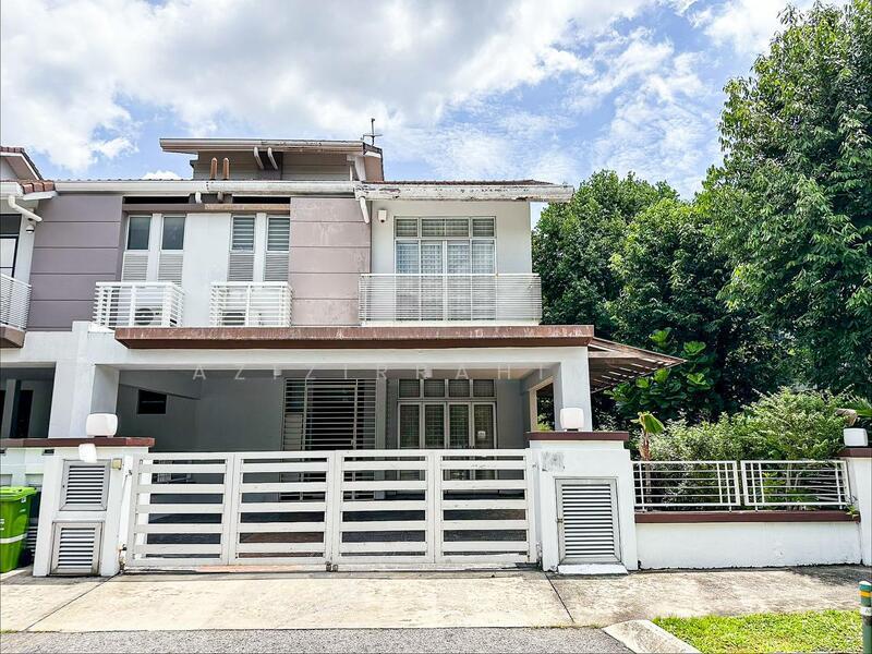 Facing Open 2 and half Storey Terrace Presint 16 - 1