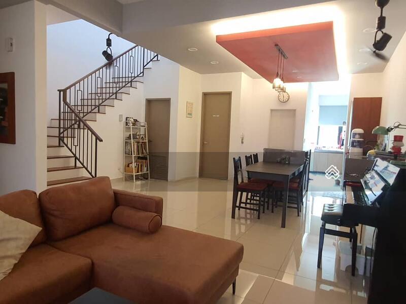 Maple Residence @ Laman View - 1