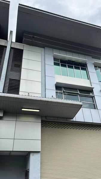 Bukit Jelutong Business And Technology Centre - 1