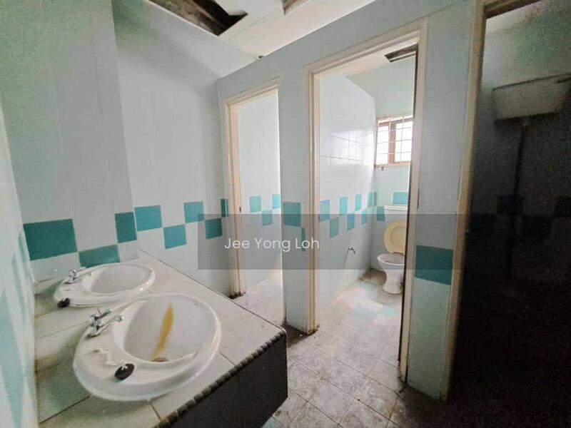 Shop-office at Kawasan 18 - 4