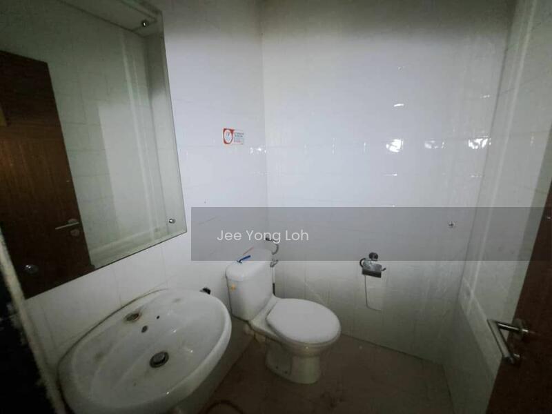 Shop-office at Kawasan 18 - 3