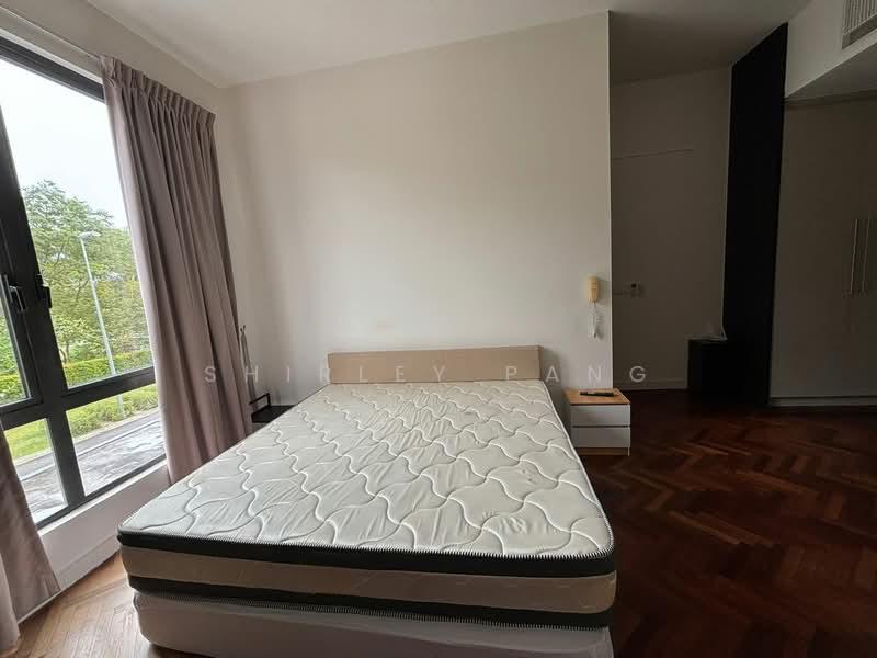 Avira Medini Iskandar - 3