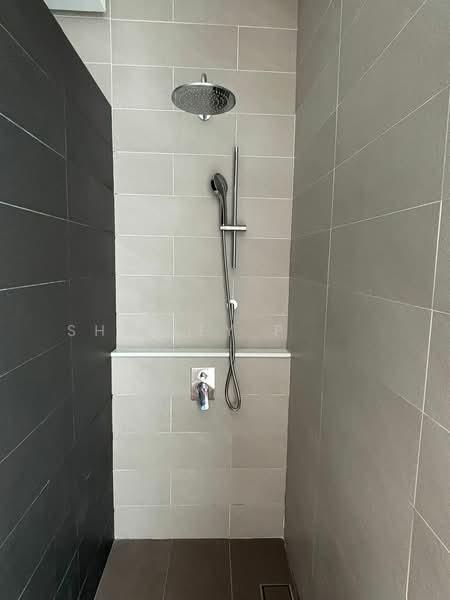 Avira Medini Iskandar - 4