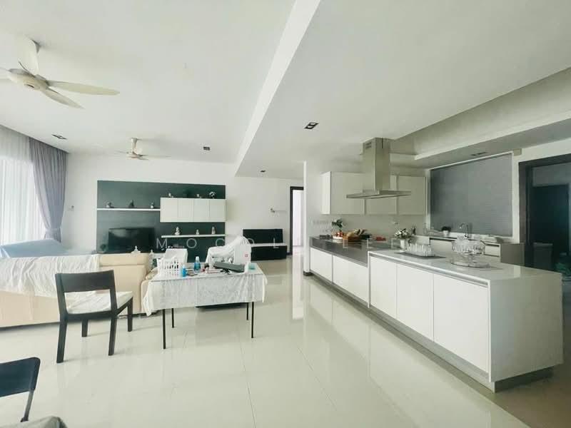 Infinity Beachfront Condominium - 4