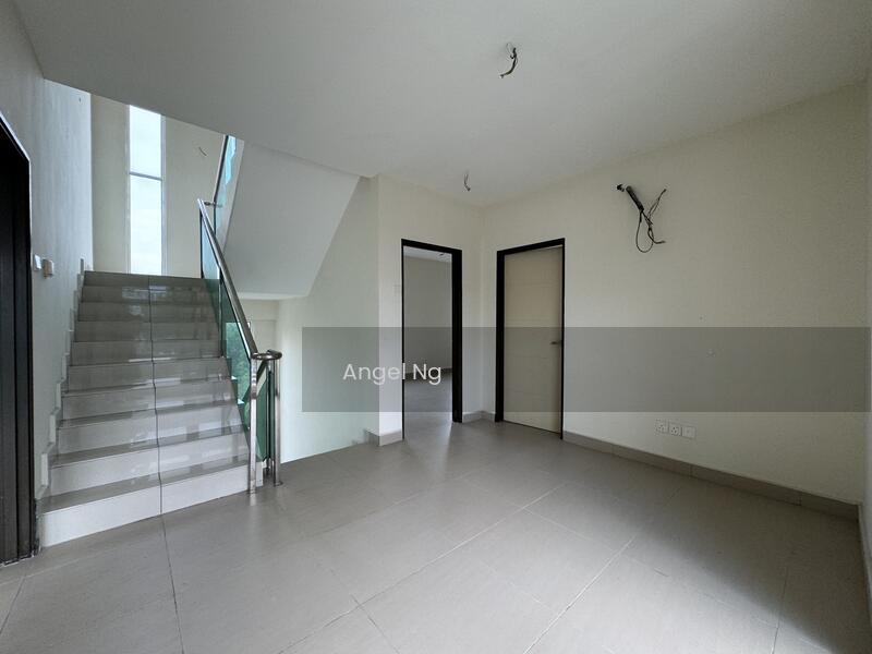 Beringin Avenue - 4