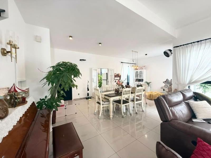 Attleborough / Tate Bilston 22'x65' @ Eco Botanic - 1