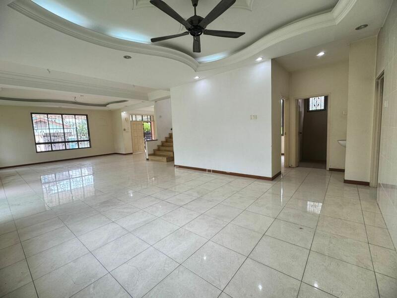 Austin Perdana Austins Perdanas Austins Perdanas - 1