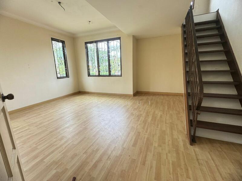 Austin Perdana Austins Perdanas Austins Perdanas - 5