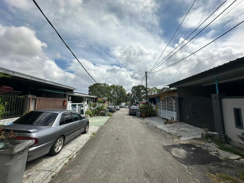 Taman Ungku Tun Aminah - 4