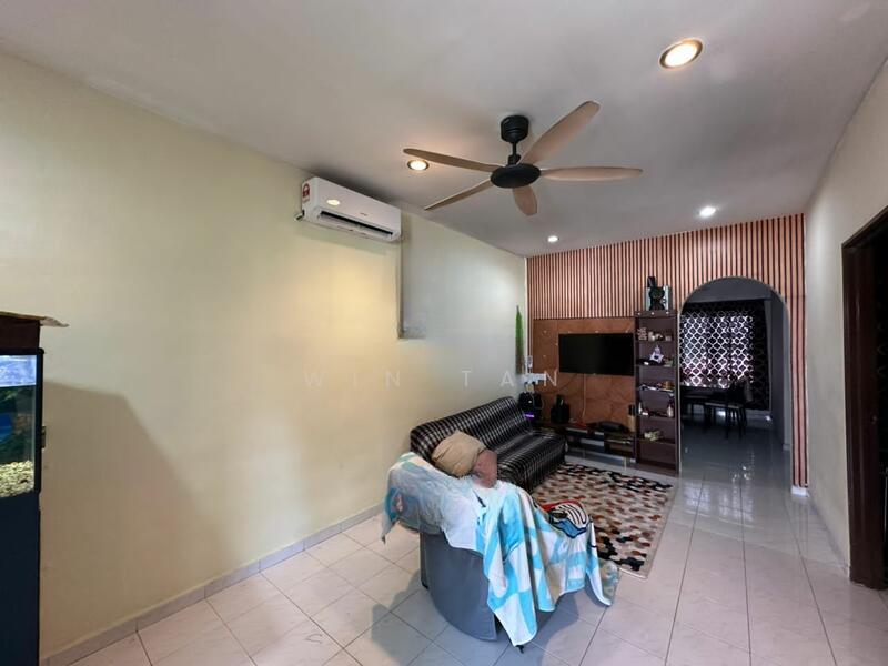 Taman Ungku Tun Aminah - 1