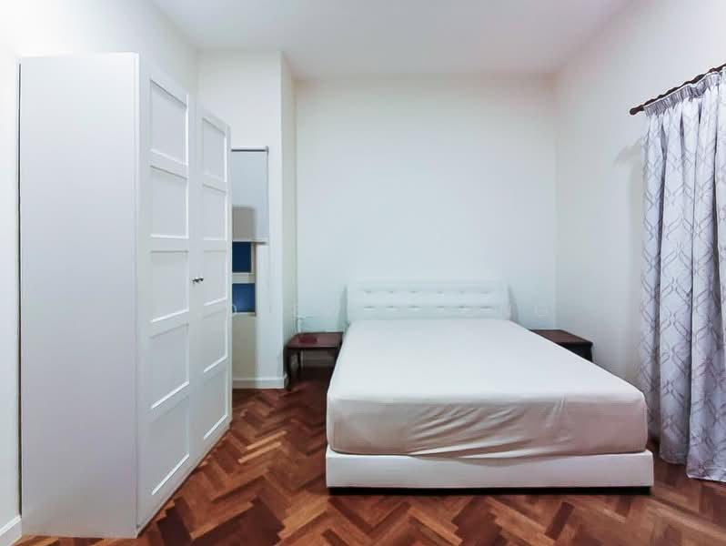 Quayside Seafront Resort Condominiums - 5