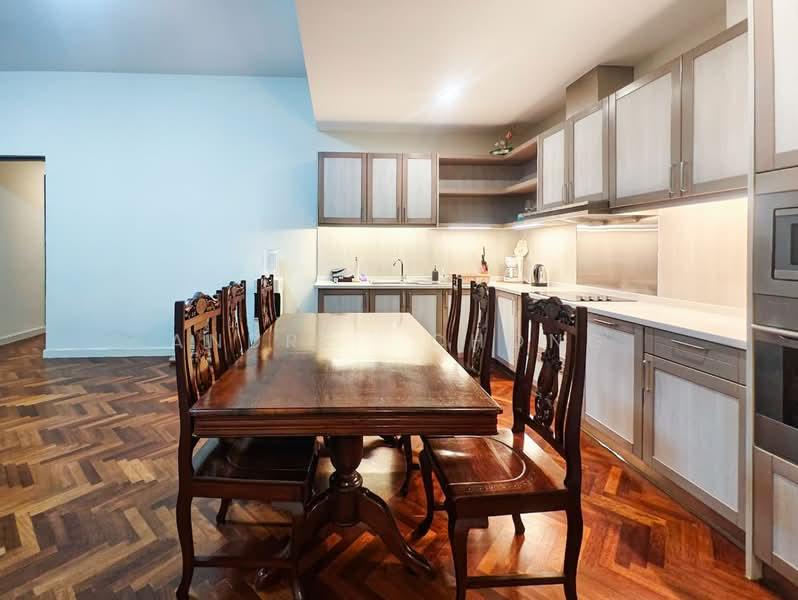 Quayside Seafront Resort Condominiums - 3