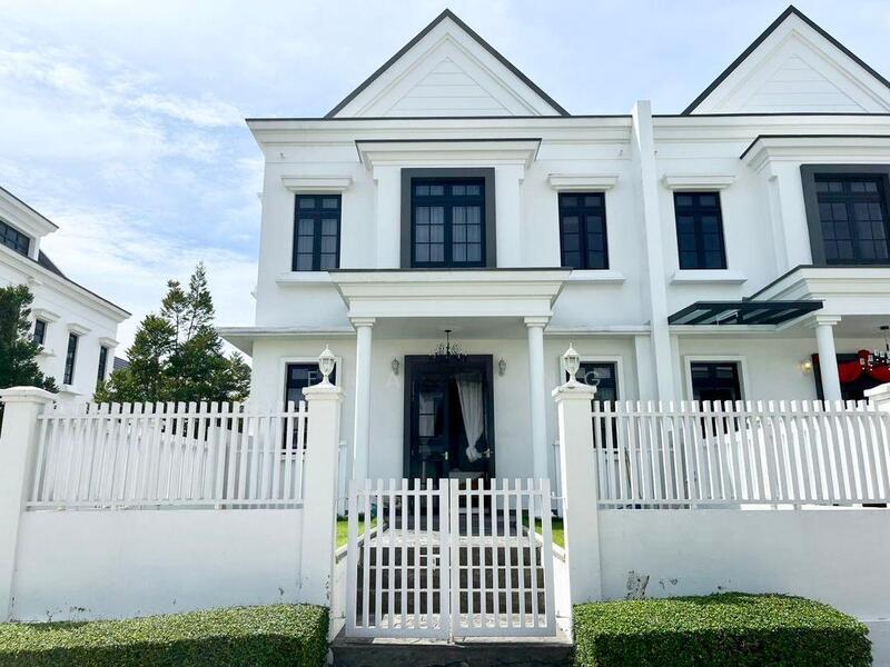 The Grassten 26’x75’ @ Eco Botanic - 1