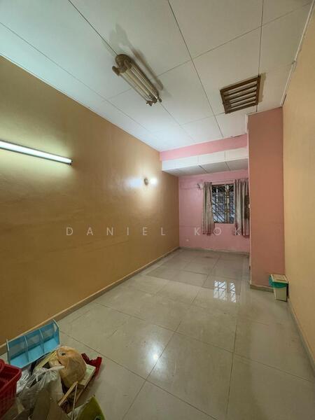 RM499k! 18x65ft! 4R3B! Fully Extended Renovated Below Value Bandar Puteri Klang 2 Sty Terrace House - 2