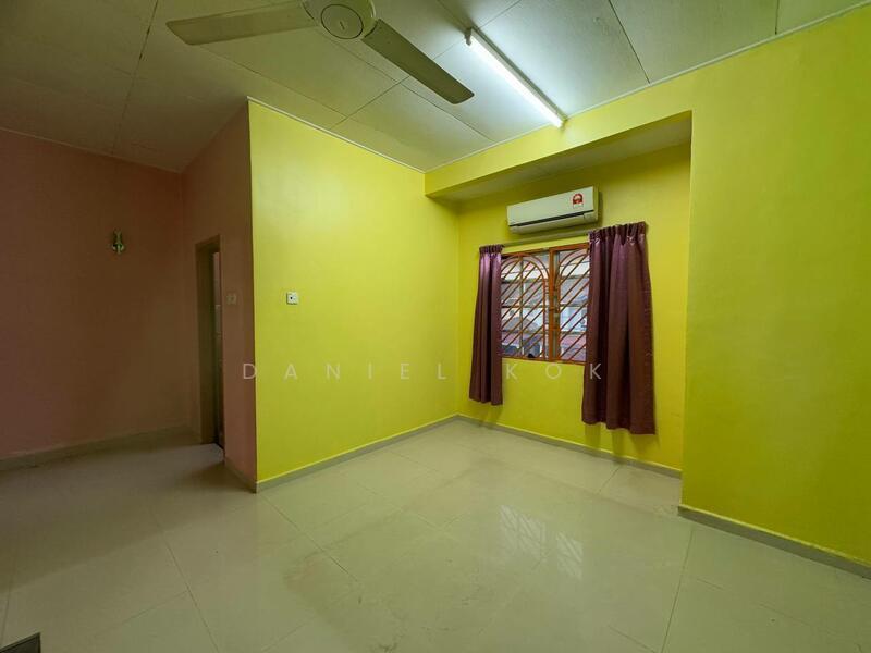 RM499k! 18x65ft! 4R3B! Fully Extended Renovated Below Value Bandar Puteri Klang 2 Sty Terrace House - 1