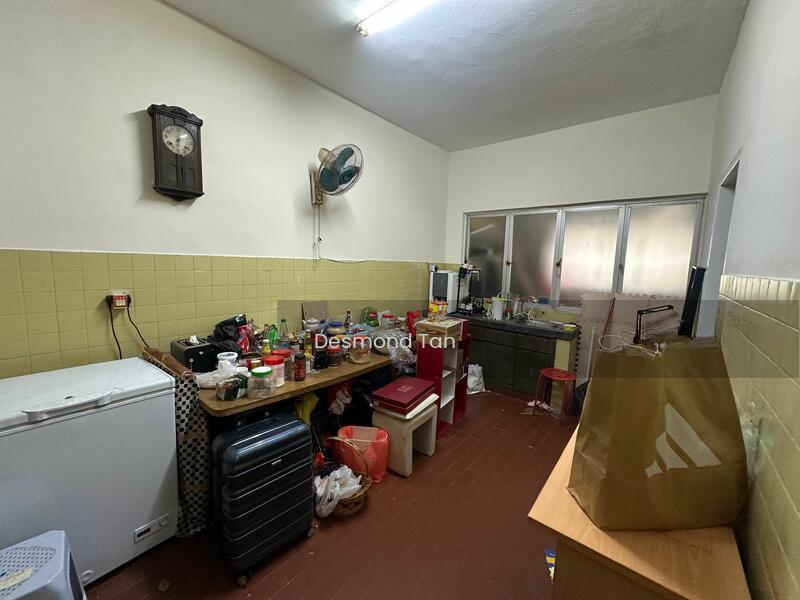 Terrace house at SS2 - 4