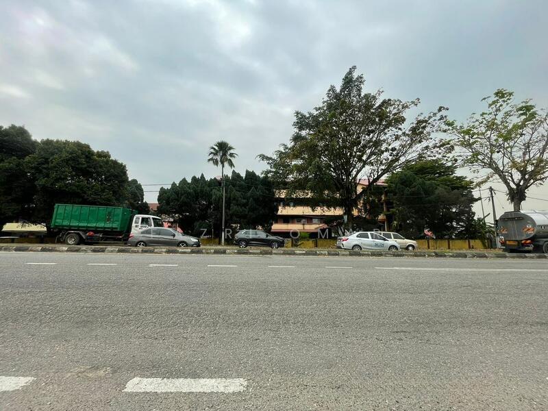 Seksyen 32, Bukit Naga - 4