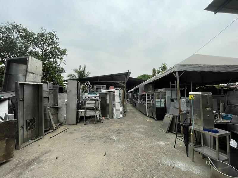 Seksyen 32, Bukit Naga - 1