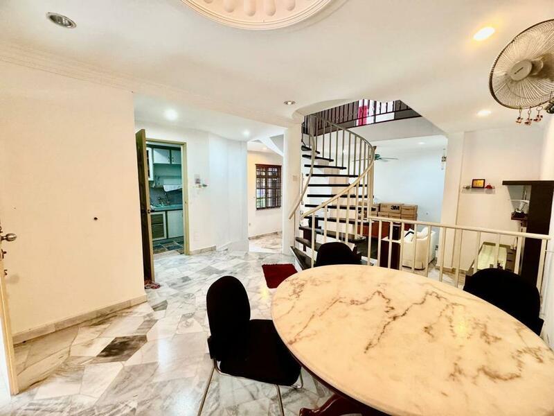 Tampoi Tampois Tampois - 1