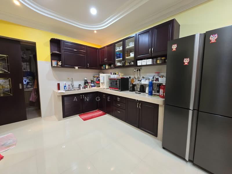 Bukit Sungai Long 3 - 4