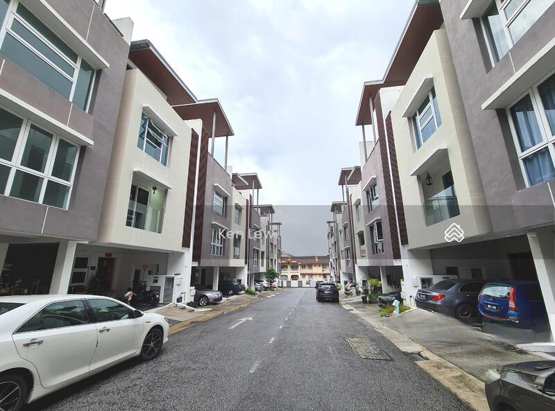 Canary Residence - 1