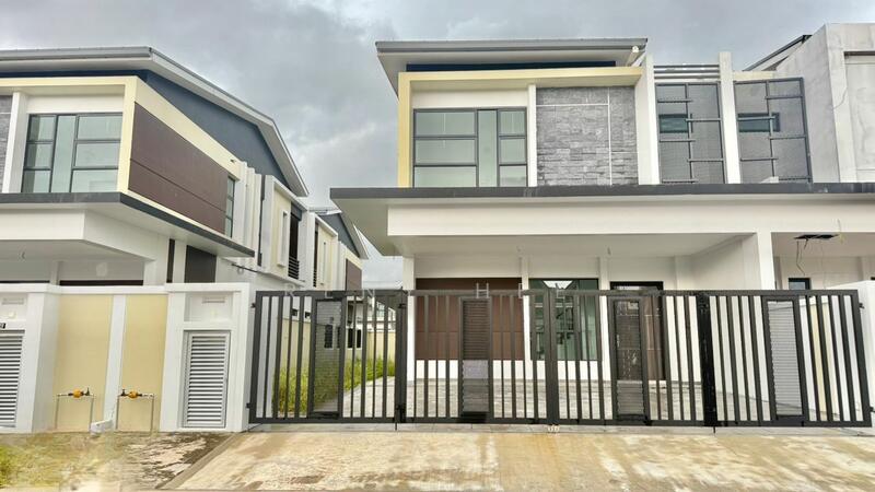 TAMAN IMPIAN EMAS (HONEYDALE RESIDENCE) - 1