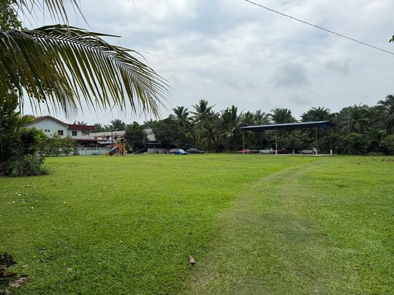 Single Storey Corner Lot Tongkang Pechah Batu Pahat - 1