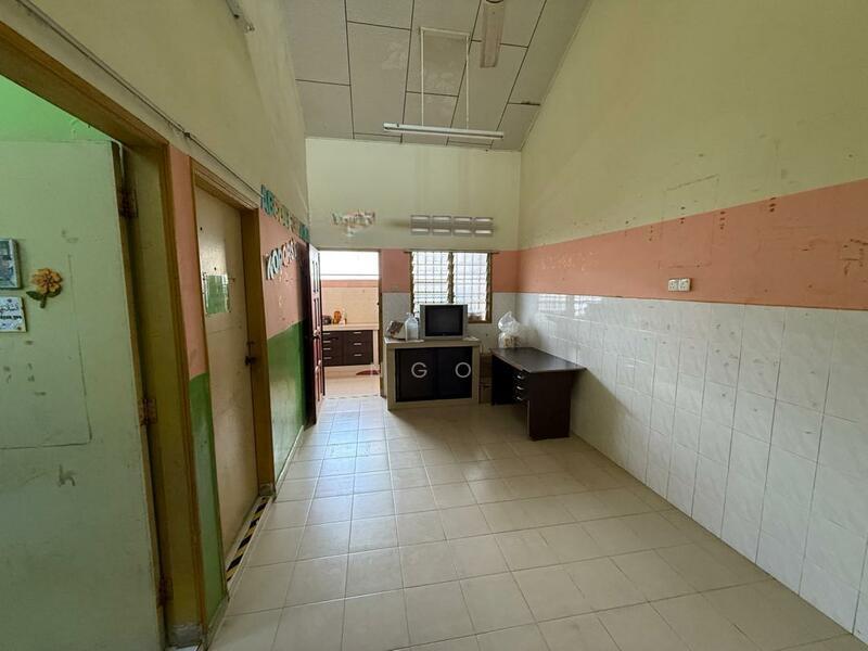 Single Storey Corner Lot Tongkang Pechah Batu Pahat - 4