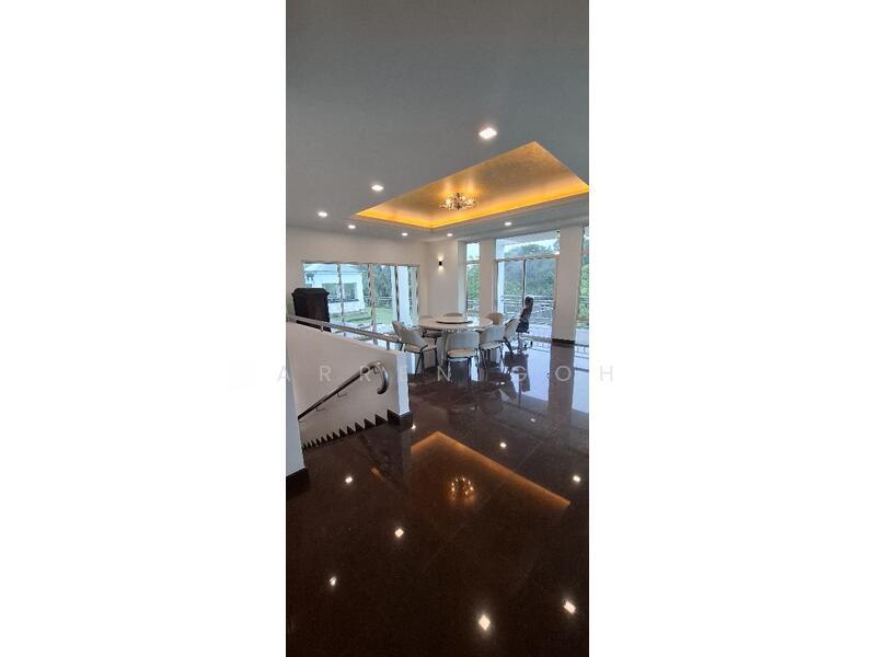 BUKIT TUNKU - 3