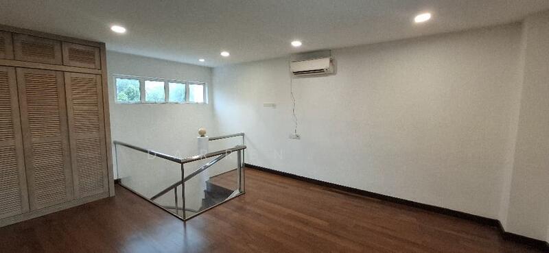 BUKIT TUNKU - 5