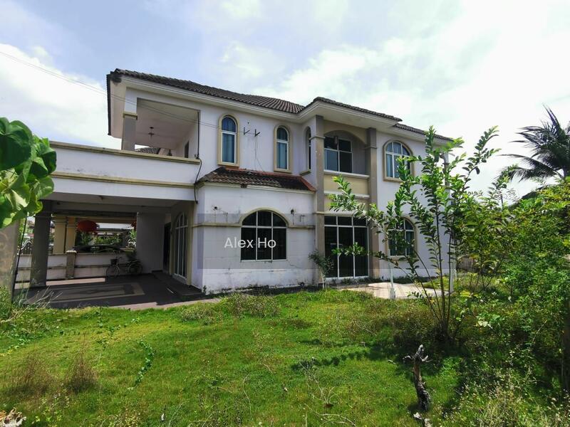 Semi-Detached House at Taman Merbau Indah - 2