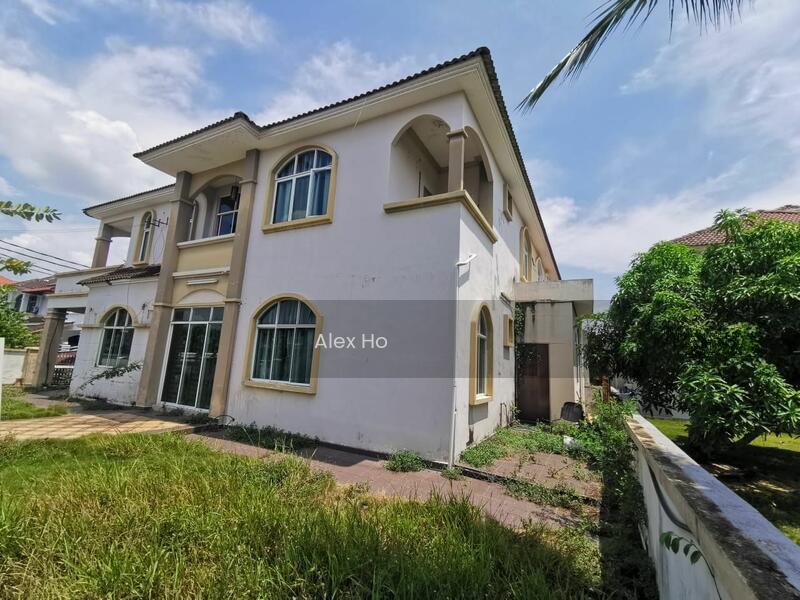 Semi-Detached House at Taman Merbau Indah - 1