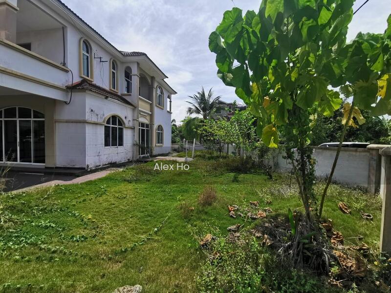 Semi-Detached House at Taman Merbau Indah - 4