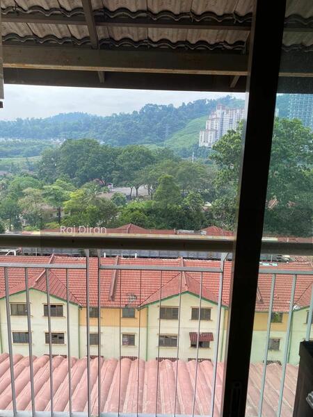 Ritze Perdana 1 - 4