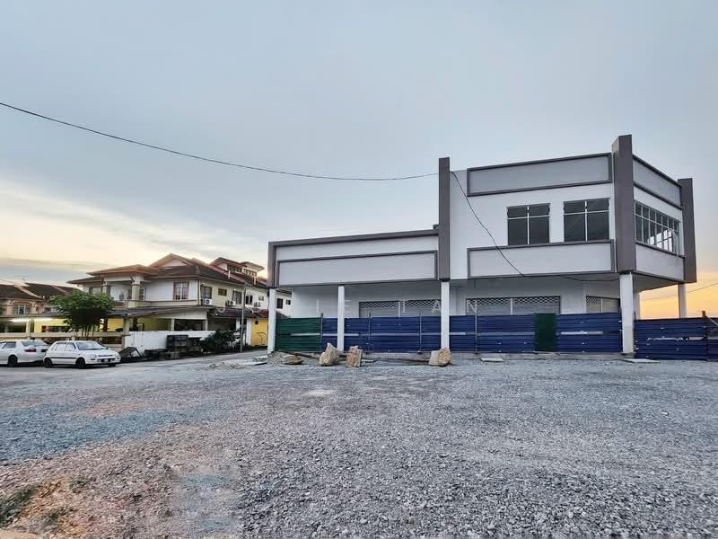 Jalan Sungai Puloh - Facing Main Road 20'x68' 1.5 Storey Shoplot - 2