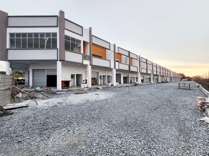 Jalan Sungai Puloh - Facing Main Road 20'x68' 1.5 Storey Shoplot - 5