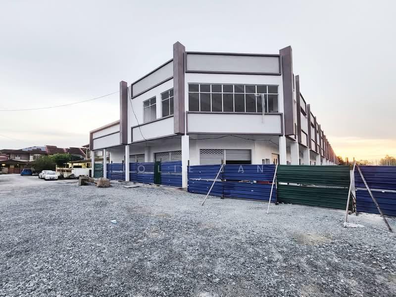 Jalan Sungai Puloh - Facing Main Road 20'x68' 1.5 Storey Shoplot - 3