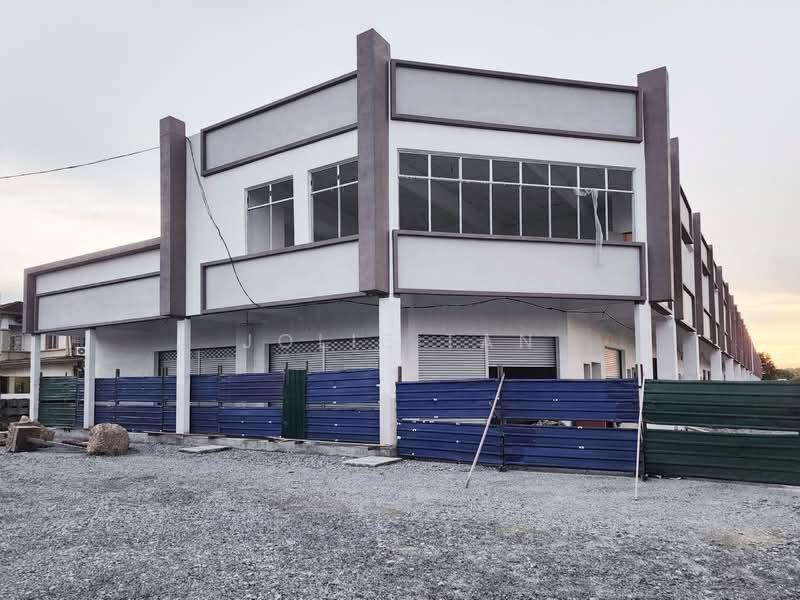 Jalan Sungai Puloh - Facing Main Road 20'x68' 1.5 Storey Shoplot - 1