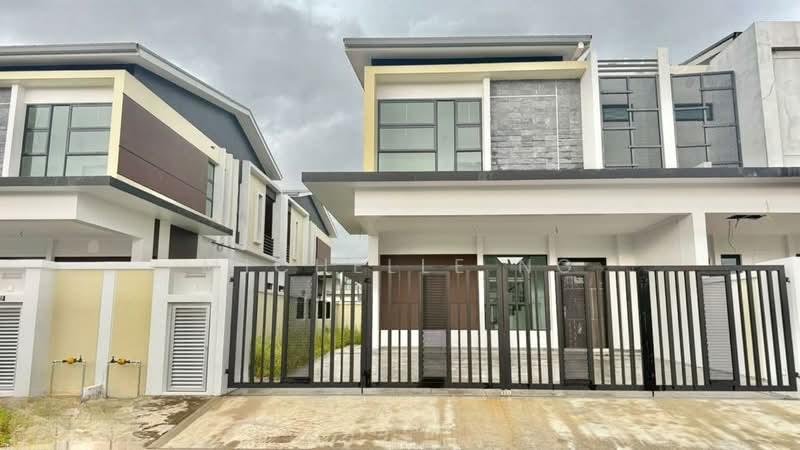 Honeydale Residences Impian Emas Double Storey Cluster House - 1