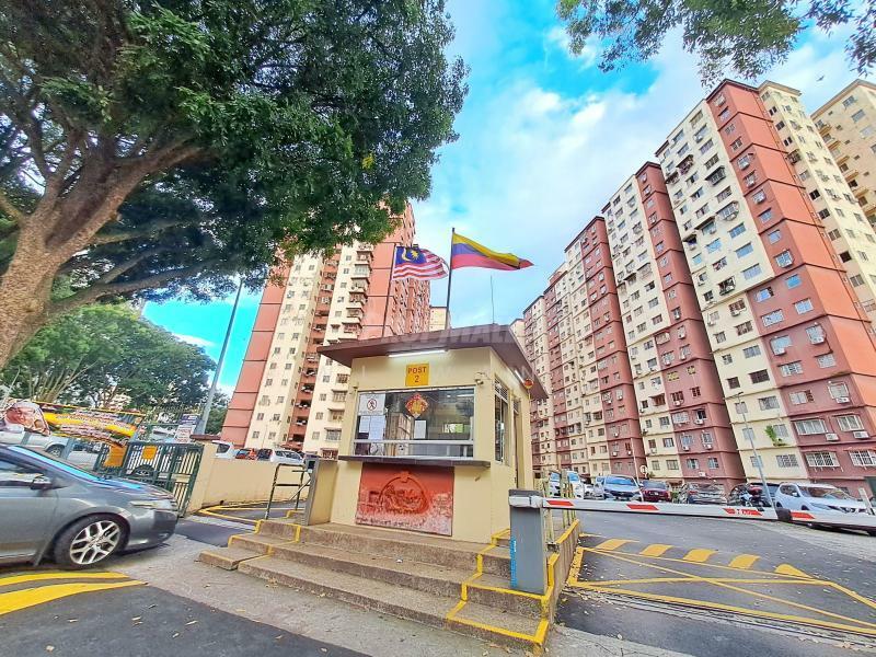 Pangsapuri Cemara - 1