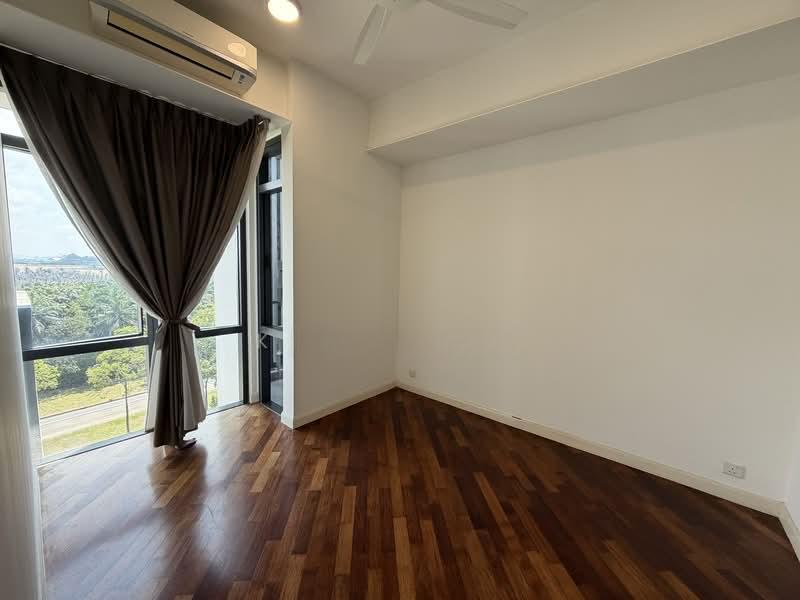 Grand Medini - 4