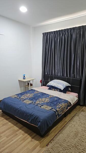 Shaftsbury Square - 1