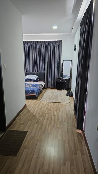 Shaftsbury Square - 2