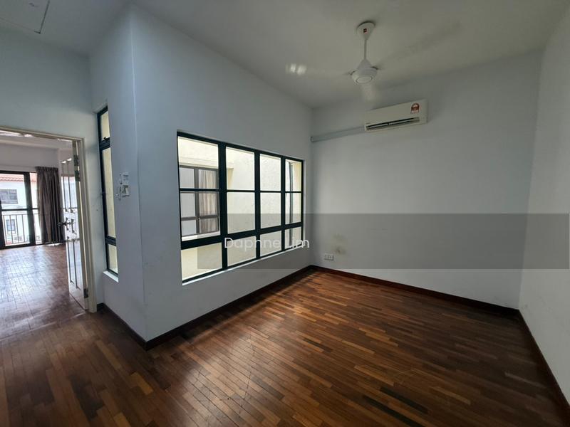 2.5-storey Terraced House at Jalil Sutera - 3