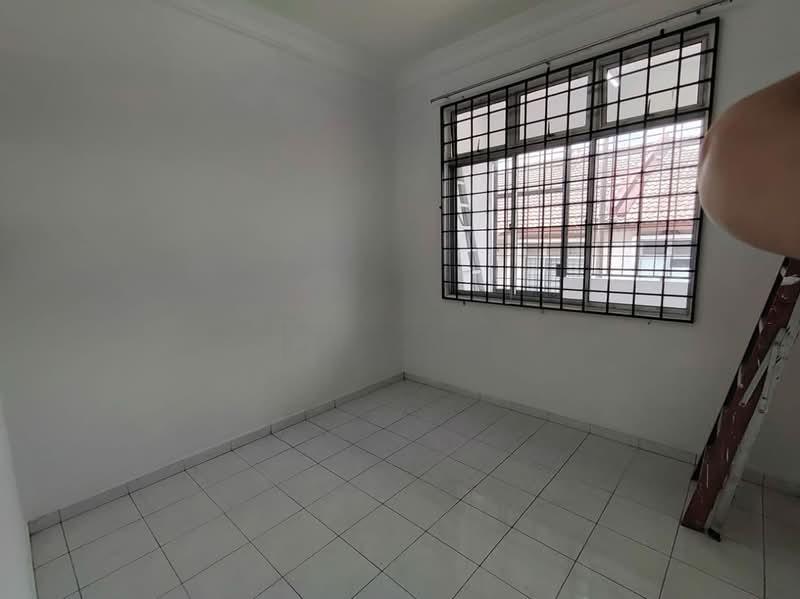 TAMAN UNIVERSITI BESTARI - 4