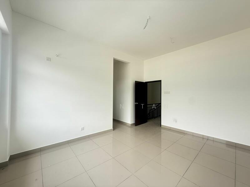 Citrine Hills Double-Storey Terrace House @ BBKP - 4
