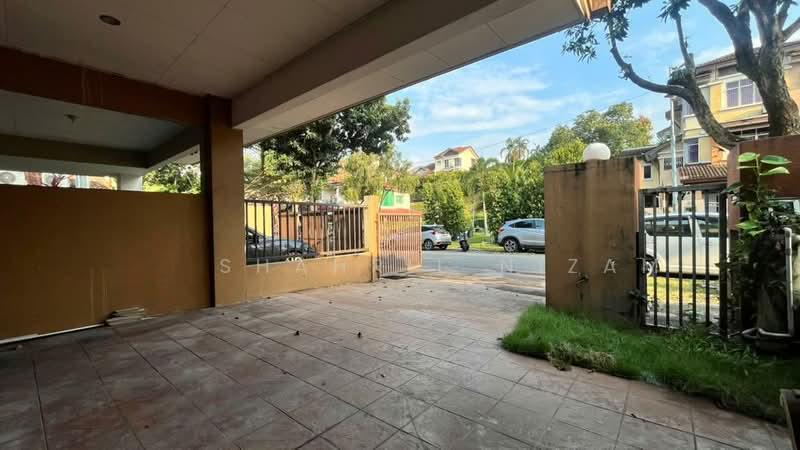 Facing Open & Partially Furnished @ Bandar Bukit Puchong 2 - 2