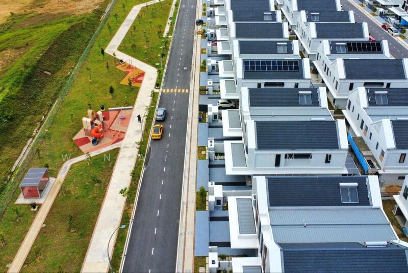 The Eighth, Elmina Green - 3