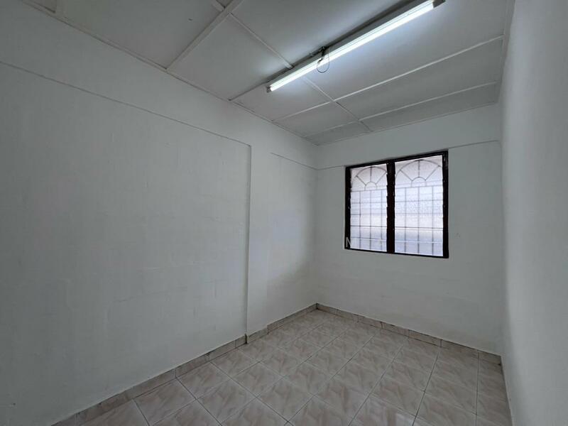 Flat PKNS Seksyen 20 - 5
